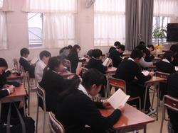 読書をしているクラスの様子