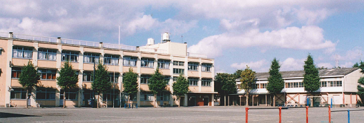 原小学校の校舎の写真