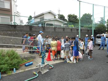 地域防災拠点校訓練給水