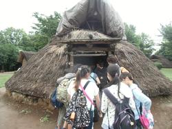 竪穴式住居見学