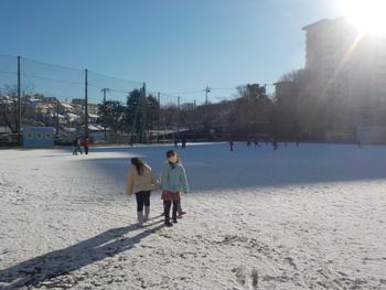 雪遊び