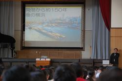 横浜港の発展について学びました。