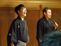 善竹富太郎さんと吉田信海さんのお二人に狂言を教えていただきました。