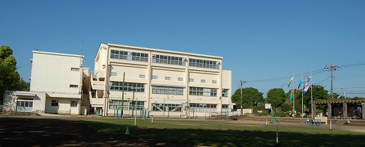 横浜市立池上小学校校舎全景