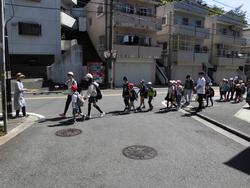 全校遠足　安全ボランティア１