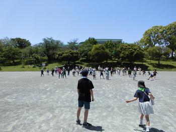 全校遠足　だるまさんがころんだ