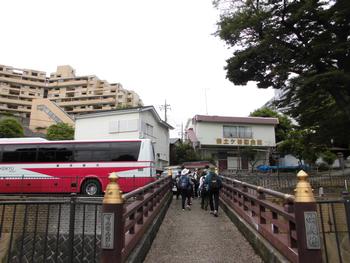 バスに乗車