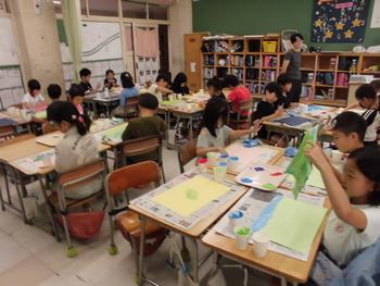 指で絵の具