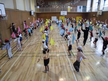 低学年ダンス練習