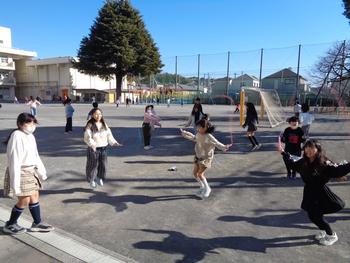 なわとびの様子①