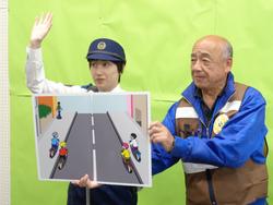 全校放送の様子①