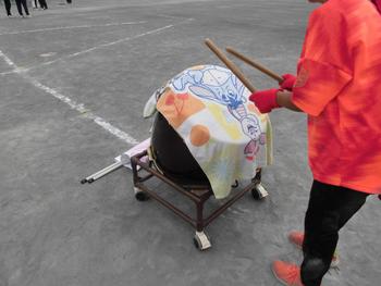 太鼓には布をかぶせて