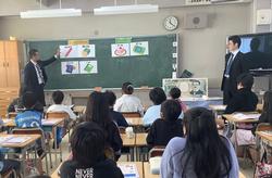 出前授業を受けている教室内の様子