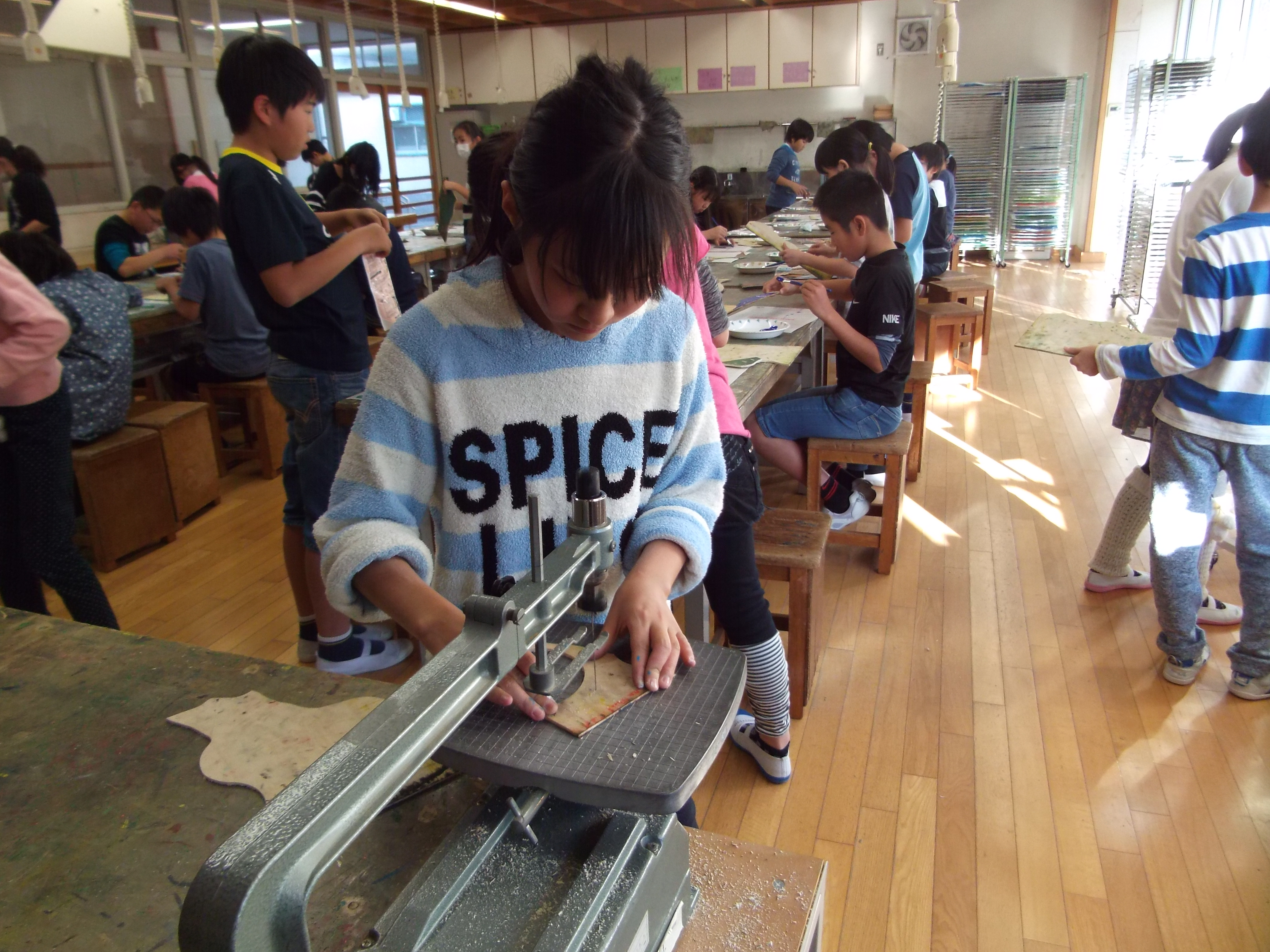 １月１４日 図工電動糸鋸 霧が丘小学校