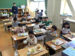 給食の様子