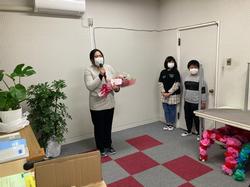 外国語の先生のお別れ会 全校 笹野台小学校