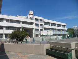 準備を待つ校舎