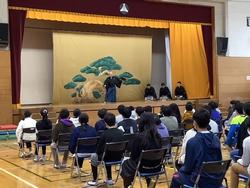 人間国宝が新小へ！！（六年生）