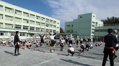 ラグビー選手学校訪問