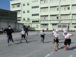 ラグビー選手学校訪問