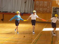 ３月４日 コロナ禍での 新 手つなぎオニ 杉田小学校