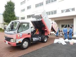 ゴミ収集車