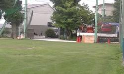 ６月２３日 芝生 エアレーション 高田東小学校