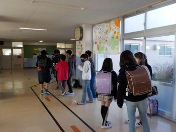 １月２９日 金 ユニセフ募金 福祉委員会 鳥が丘小学校