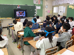 視覚障がい体験の様子