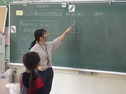 10月22日 金曜日 算数 筆算のしかた 二年生 都筑小学校