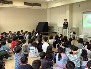 学年集会の様子です。