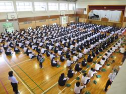 全校集会