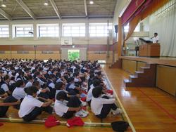 全校集会