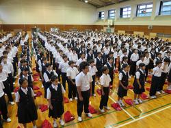 ９ ２２ 前期から後期へ 生徒会全校集会 秋葉中学校