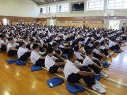 全校集会