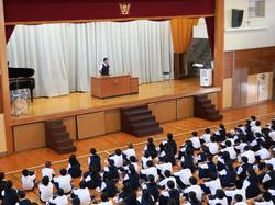 全校集会