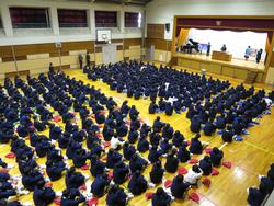 全校集会