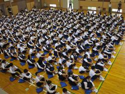 全校集会