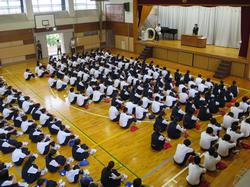 全校集会
