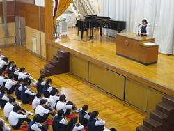 全校集会