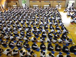 全校集会