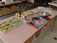 家庭科の作品、子供のおもちゃの展示