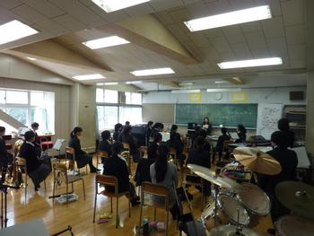 吹奏楽部　音楽室にて