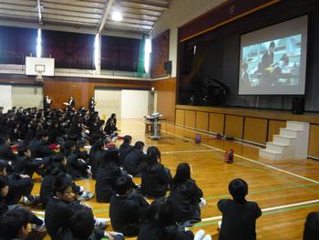 映像による学校紹介