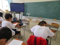 授業の様子 1年技術 キャビネット図 美しが丘中学校