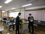 わらべやさんから本の贈呈